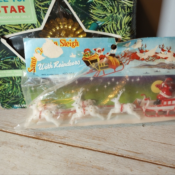 Mid Century Santa Sleigh Reindeer plastic Hong Kong table top decor original box - Picture 1 of 5